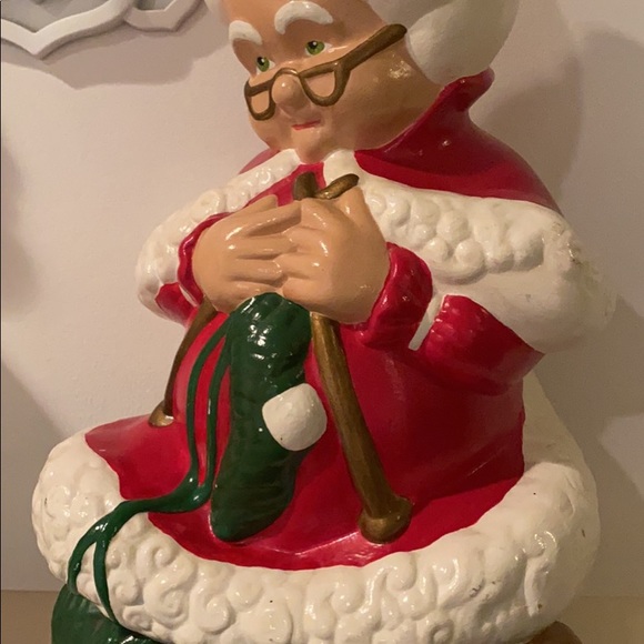 Vintage Ceramic Santa & Mrs Clause Figurines - Picture 2 of 13